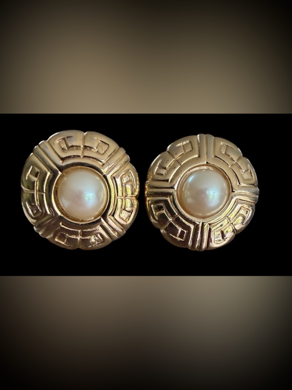 Givenchy Vintage Gold-Plated And Faux Pearl Circle Post Earrings (Pierced Ears) - Picture 9 of 9